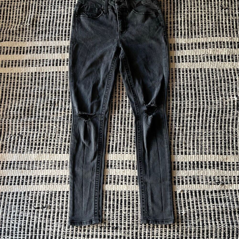Seven 7 jeans size 4 black gray women’s distressed knees skinny jeans